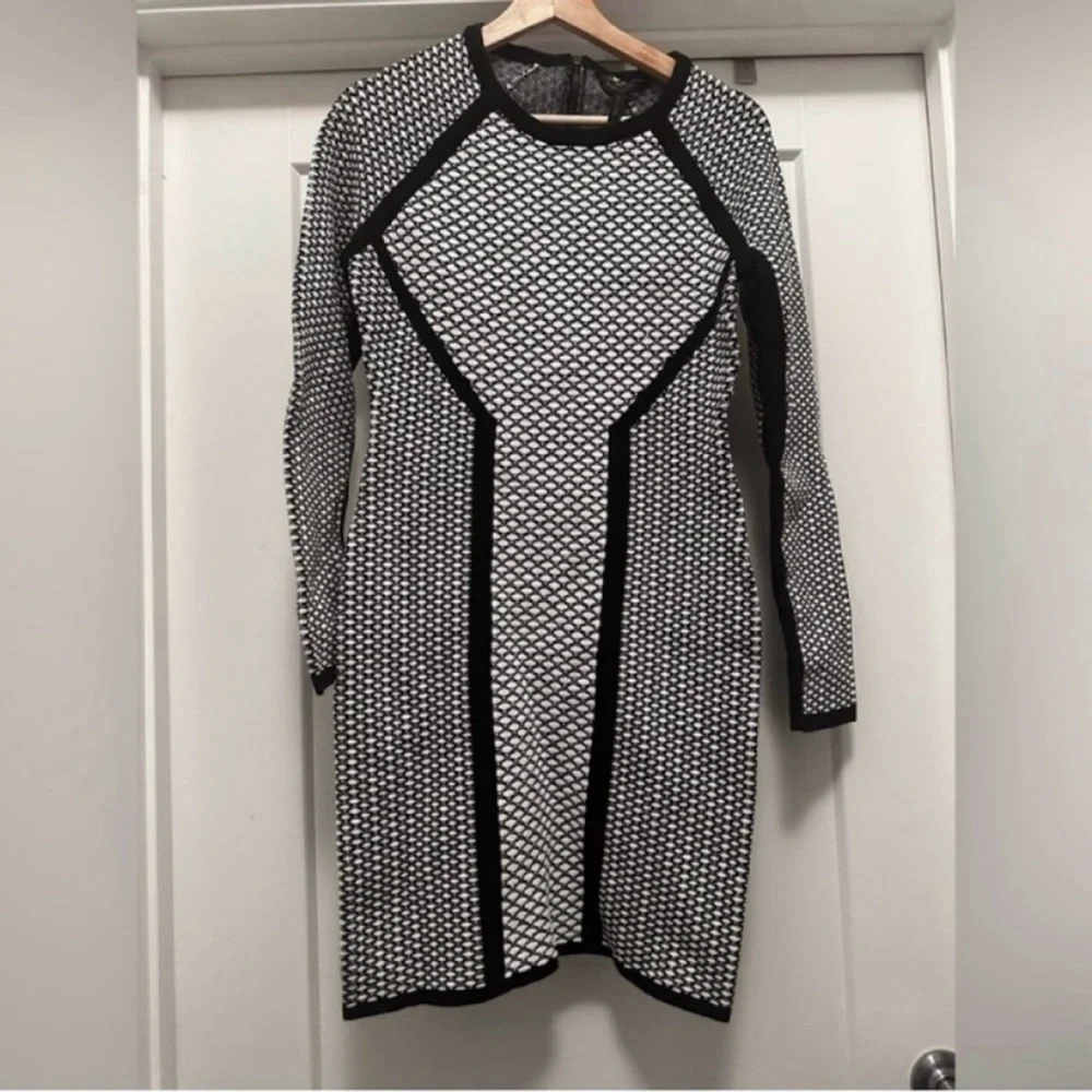 🔥 NWT! BCBGMaxAzria Black and White Elizabeth Bodycon Dress - Size L